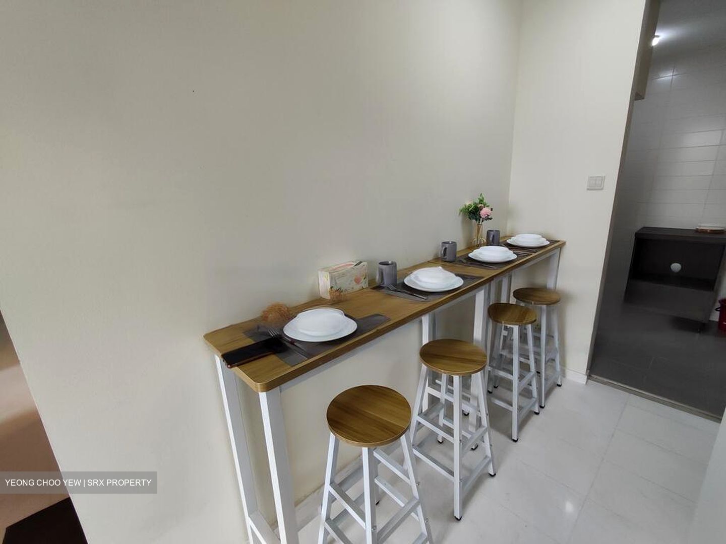 The Lakeshore (D22), Condominium #468503011